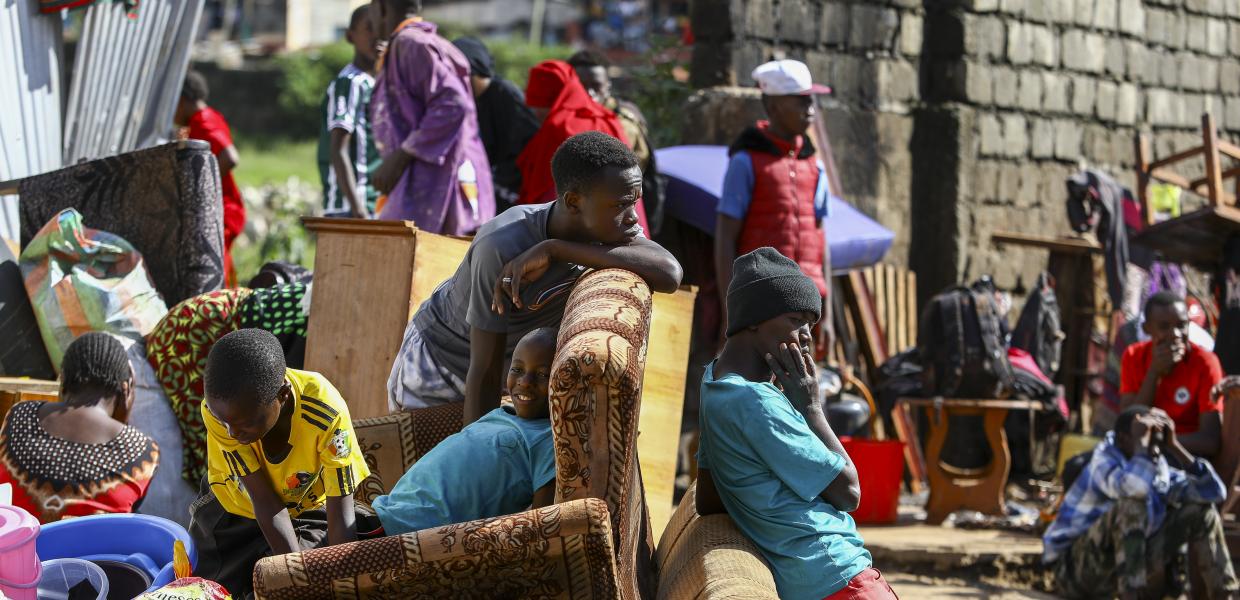 Ξεκίνησαν οι κατεδαφίσεις σπιτιών στις όχθες του ποταμού στο Ναϊρόμπι καθώς οι πλημμύρες συνεχίζουν να προκαλούν όλεθρο στην Κένυα