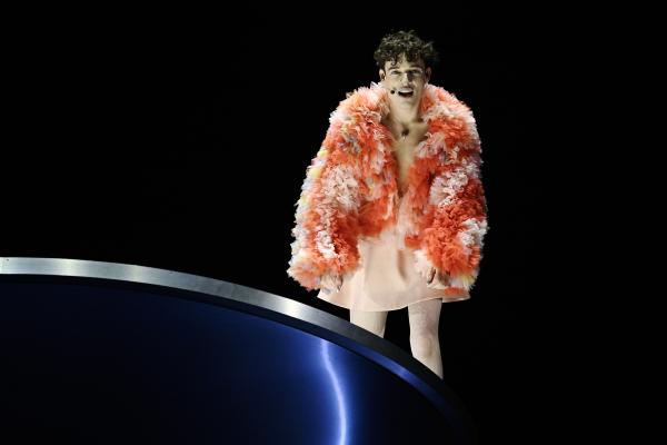 Το Nemo που εκπροσώπησε την Ελβετία με το «The Code» ήταν ο μεγάλος νικητής της 68ης έκδοσης του διαγωνισμού τραγουδιού της Eurovision 2024 
