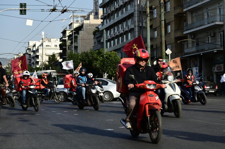 Απεργιακή μοτοπορεία στην Αθήνα 