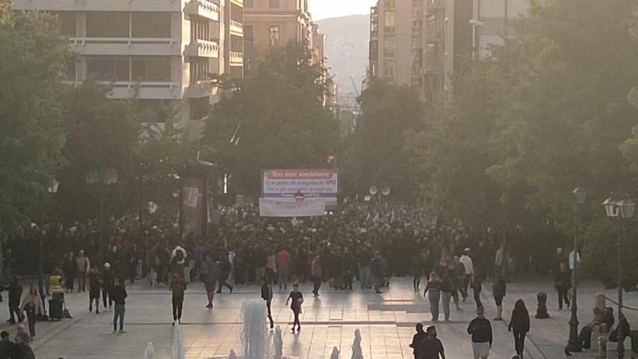 Συλλαλητήριο εργαζόμενων της ΛΑΡΚΟ στο Σύνταγμα