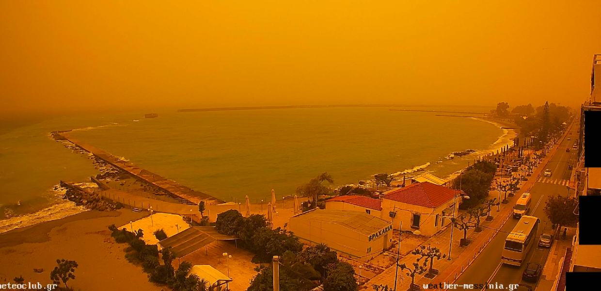 Κίτρινος ο ουρανός στην Καλαμάτα από την αφρικανική σκόνη