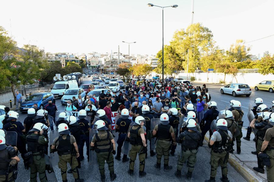 ΜΑΤ επίθεση