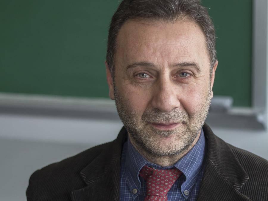 Νίκος Αλεξίου 
