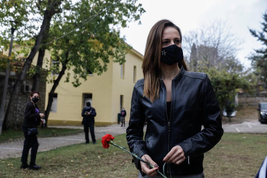 Κατάθεση στεφάνου από τον ΣΥΡΙΖΑ στο ΕΑΤ ΕΣΑ