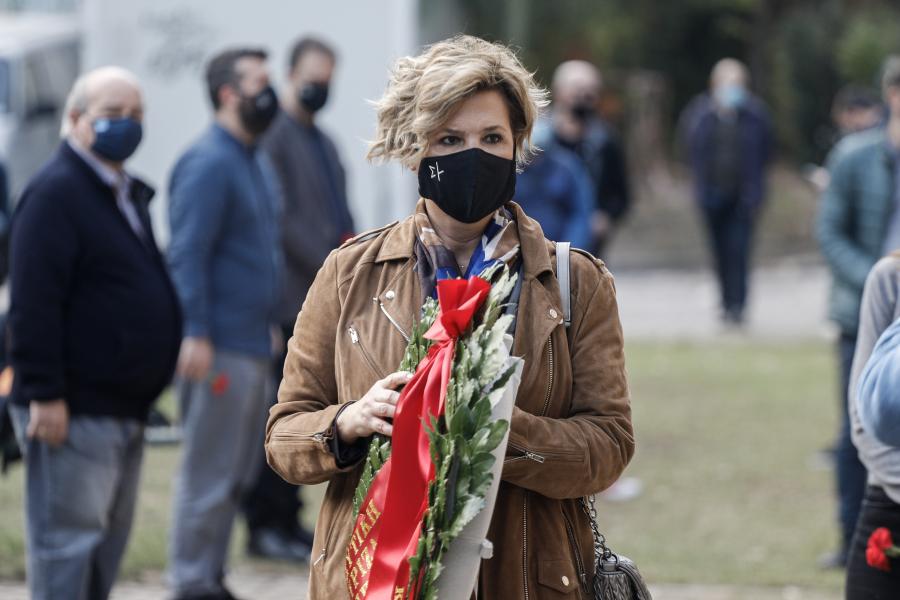 Κατάθεση στεφάνου από τον ΣΥΡΙΖΑ στο ΕΑΤ ΕΣΑ
