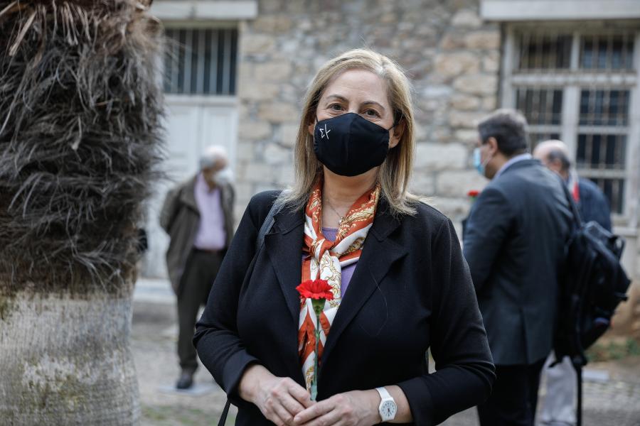Κατάθεση στεφάνου από τον ΣΥΡΙΖΑ στο ΕΑΤ ΕΣΑ