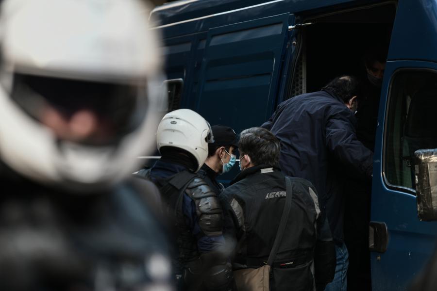 Προσαγωγή πολιτών