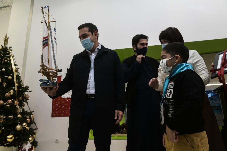 ΑΛ. ΤΣΙΠΡΑ ΣΤΗΝ ΚΙΒΩΤΟ ΤΟΥ ΚΟΣΜΟΥ
