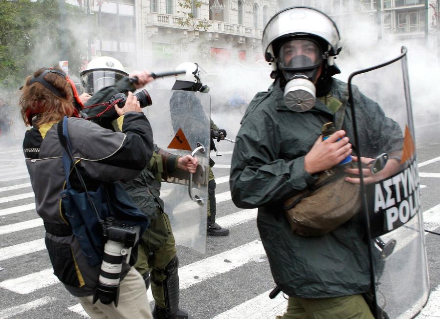 Μάριος Λώλος
