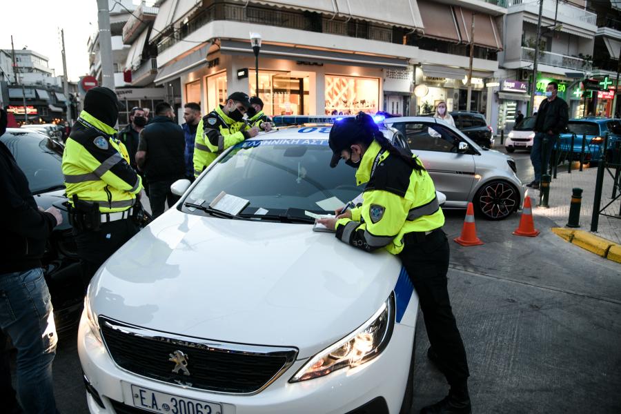 Αστυνομική επιχείρηση στην οδό Βεάκη