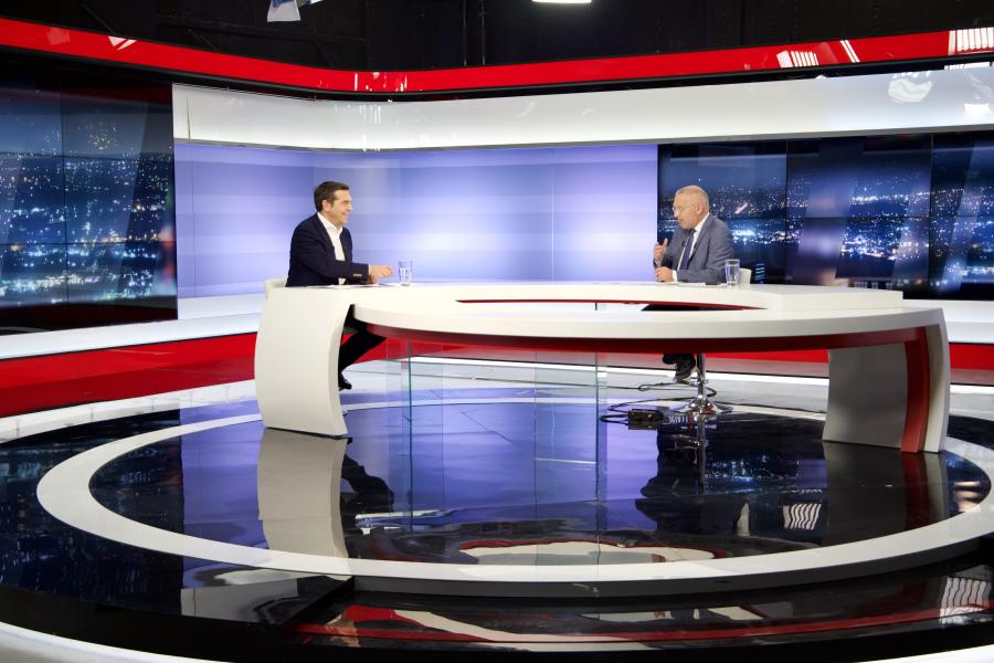 Ο Αλέξης Τσίπρας δίνει συνέντευξη στο Κρήτη Tv