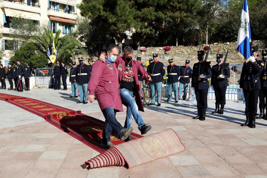 ΠΑΡΕΛΑΣΗ