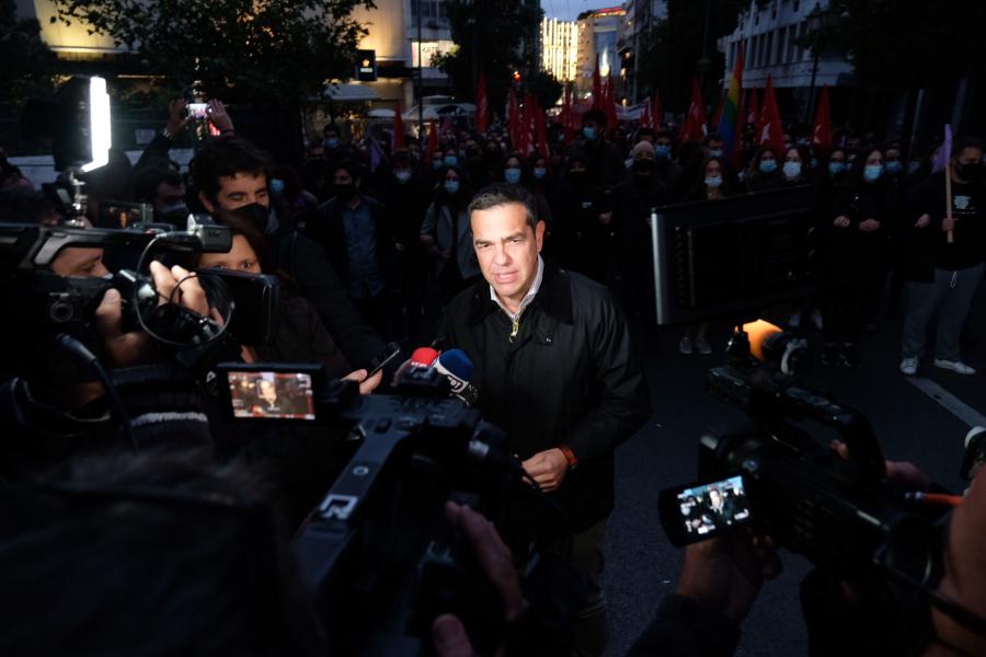 Ο Αλέξης Τσίπρας στην πορεία για το Πολυτεχνείο