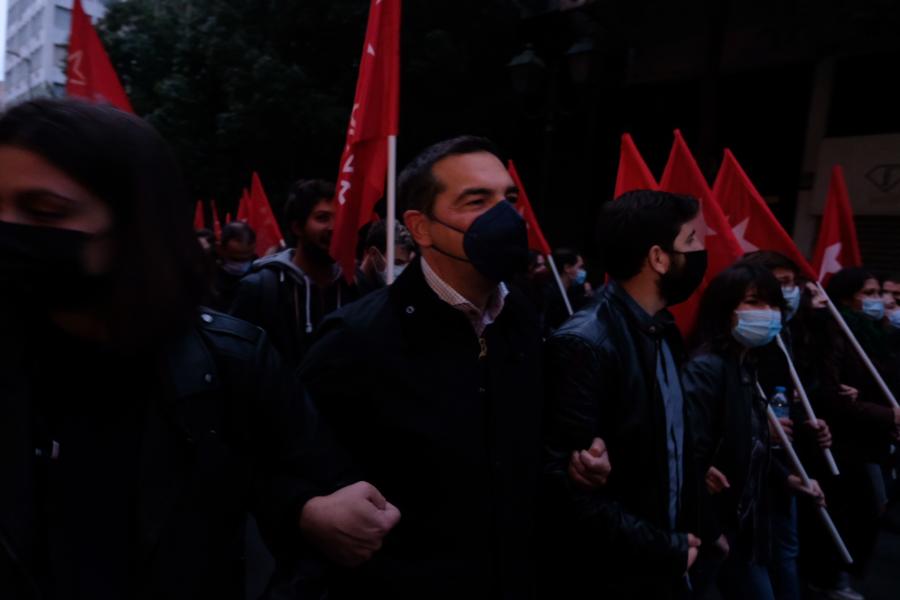 Ο Αλέξης Τσίπρας στην πορεία για το Πολυτεχνείο