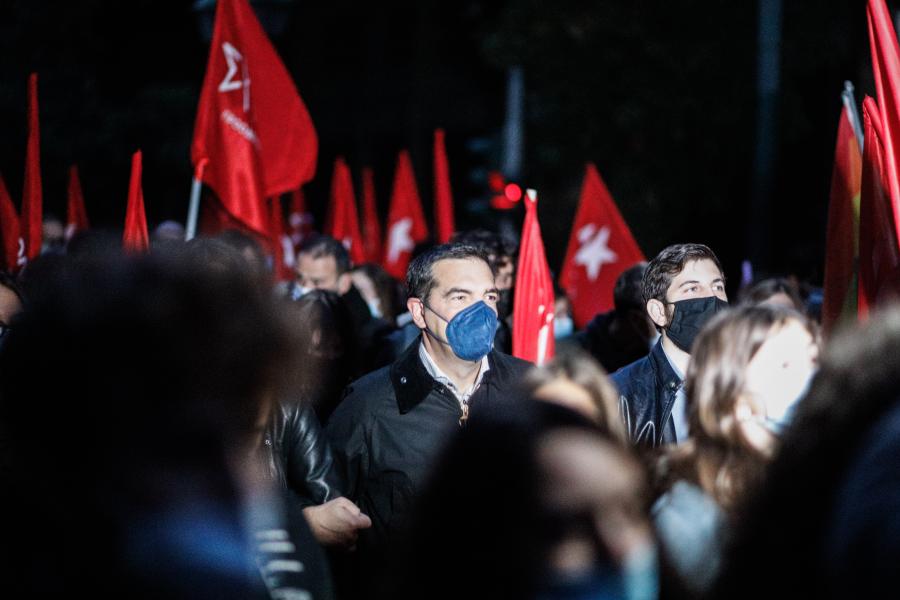 Ο Αλέξης Τσίπρας στην πορεία για το Πολυτεχνείο