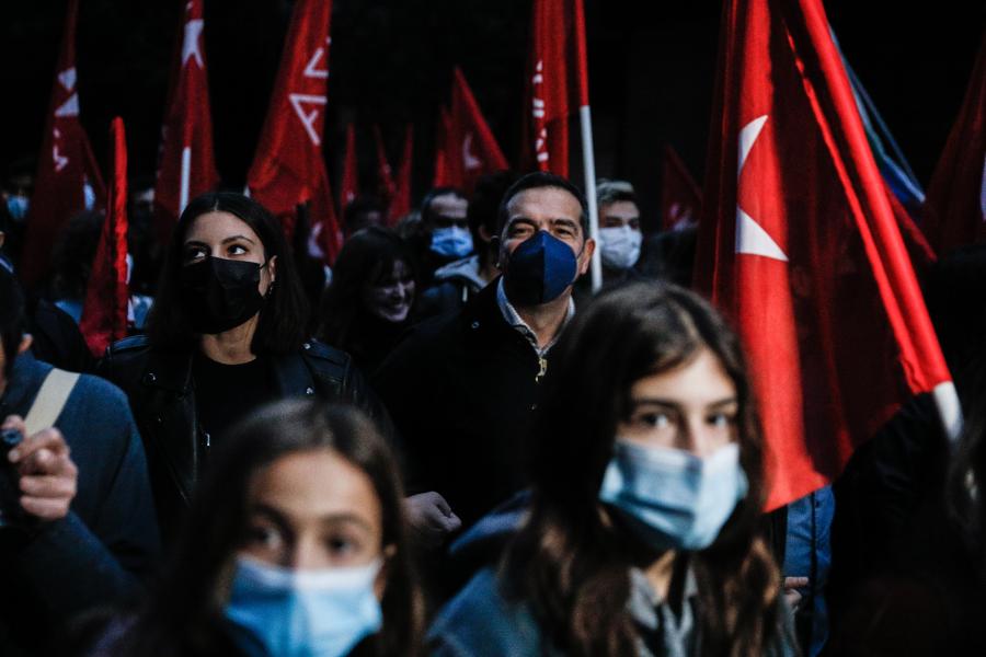 Ο Αλέξης Τσίπρας στην πορεία για το Πολυτεχνείο