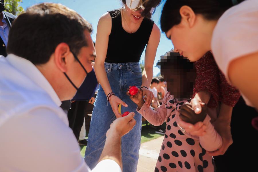 ΑΛΕΞΗΣ ΤΣΙΠΡΑΣ ΧΩΡΙΑ ΣΟΣ ΒΑΡΗ ΠΑΣΧΑ