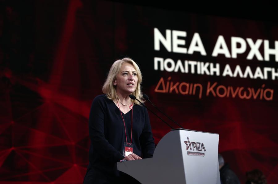 Η Ρένα Δούρου
