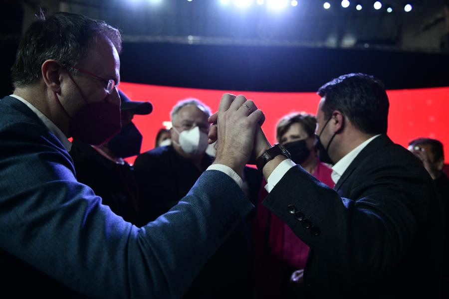 Ο Ζόραν Ζάεφ στο συνέδριο του ΣΥΡΙΖΑ