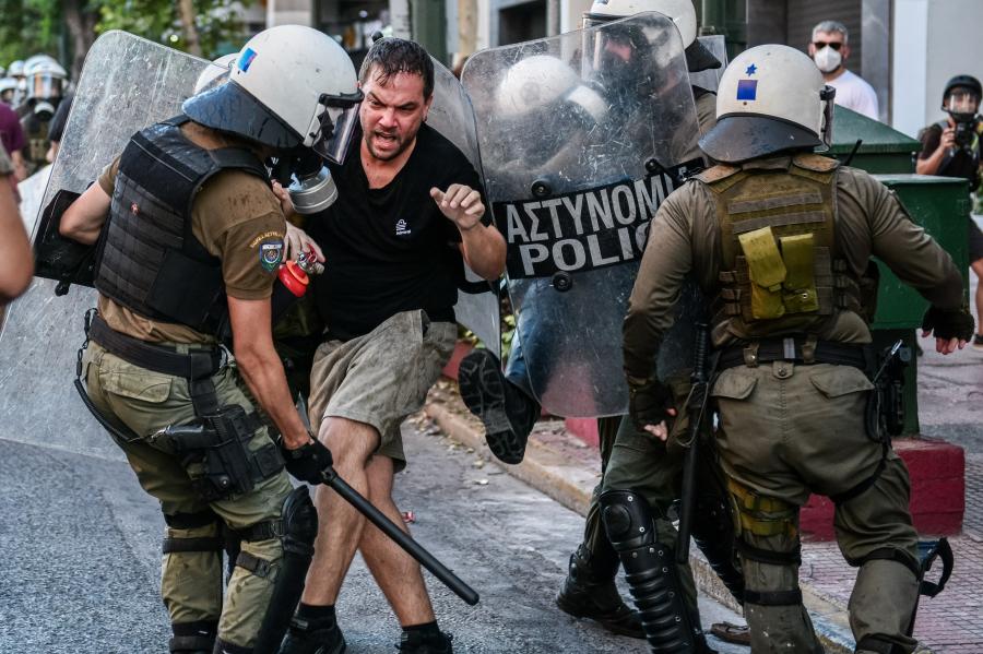 Επίθεση των ΜΑΤ