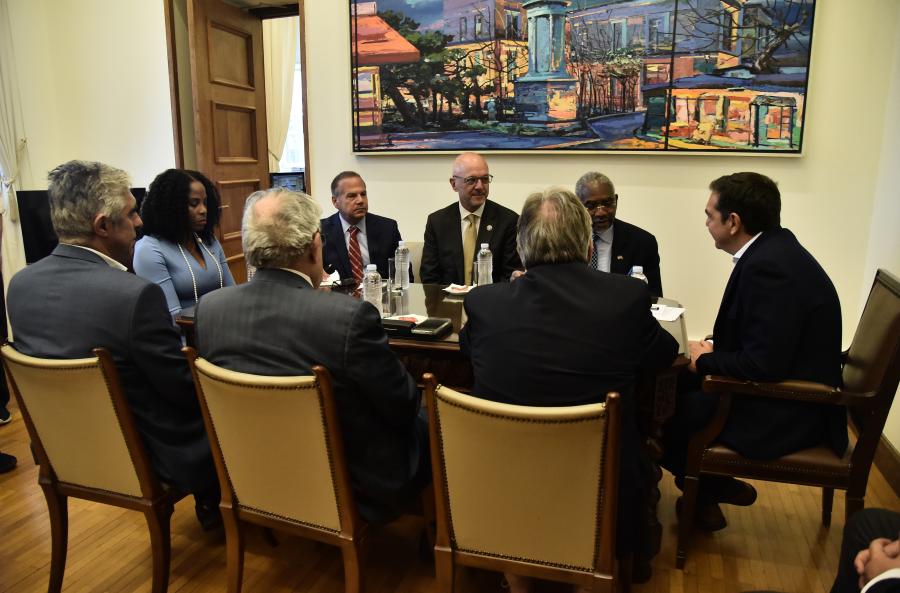 Ο Αλέξης Τσίπρας σε συνάντηση με αντιπροσωπεία της αμερικανικής Βουλής των Αντιπροσώπων