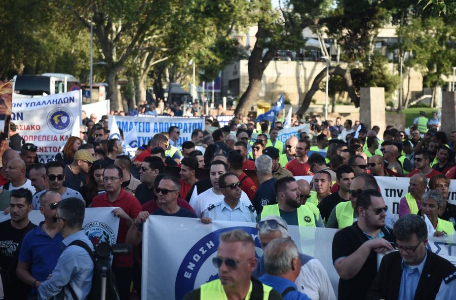 Διαμαρτυρία ένστολων στη Θεσσαλονίκη