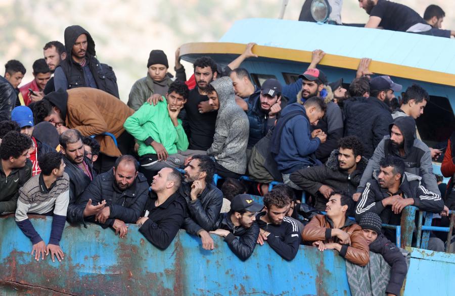 Μετανάστες σε πλοίο