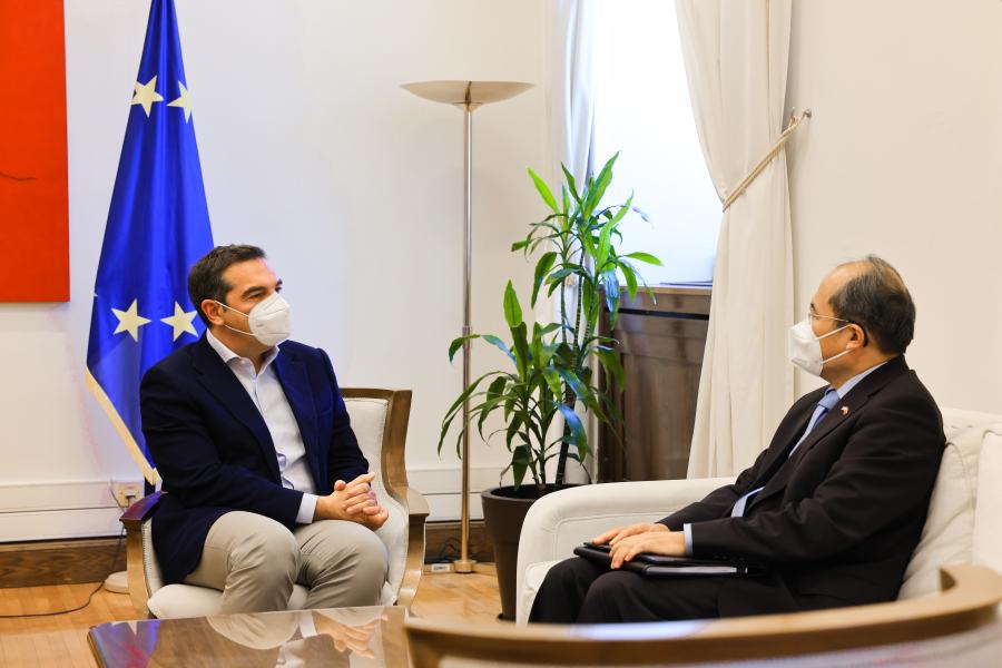 Συνάντηση Τσίπρα με τον Κινέζο πρέσβη