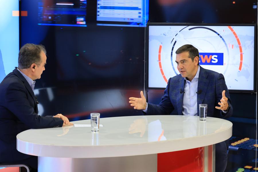 Ο Αλέξης Τσίπρας παραχωρεί συνέντευξη