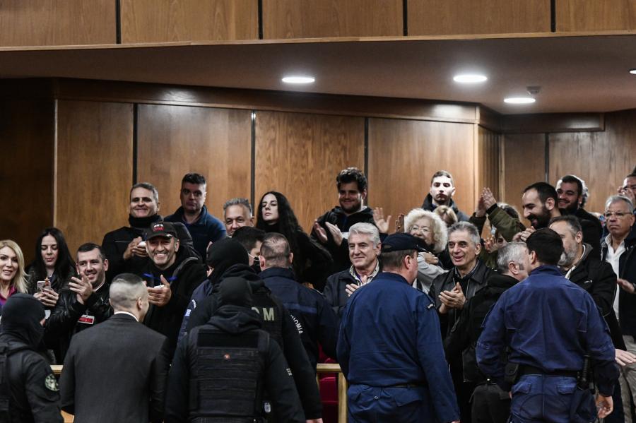 Χρυσή αυγή - οπαδοί του Κασιδιάρη