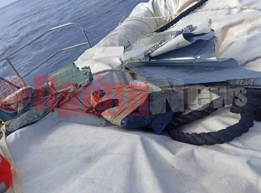 Συντρίμμια αεροπλάνου στη θάλασσα