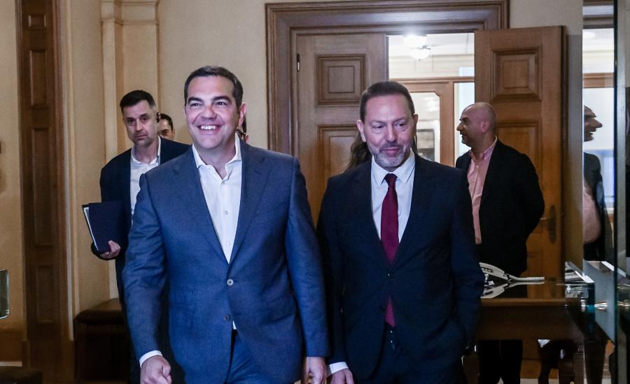 Συνάντηση του Αλέξη Τσίπρα με τον Γιάννη Στουρνάρα
