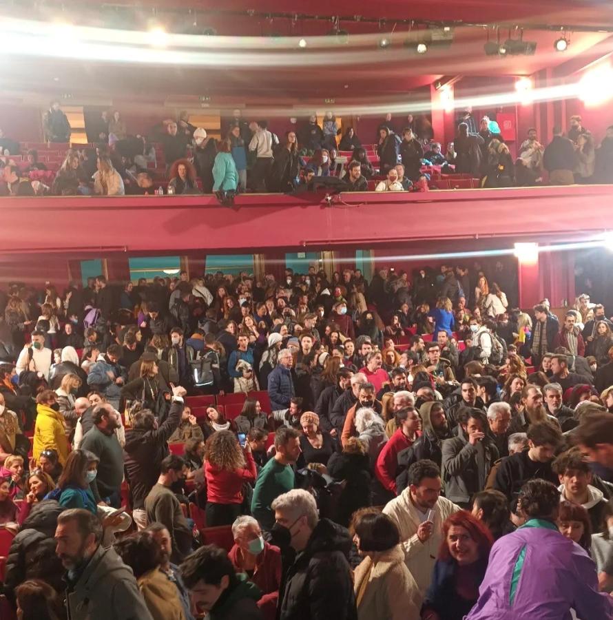 Συνέλευση ηθοποιών στο θέατρο Βεάκη
