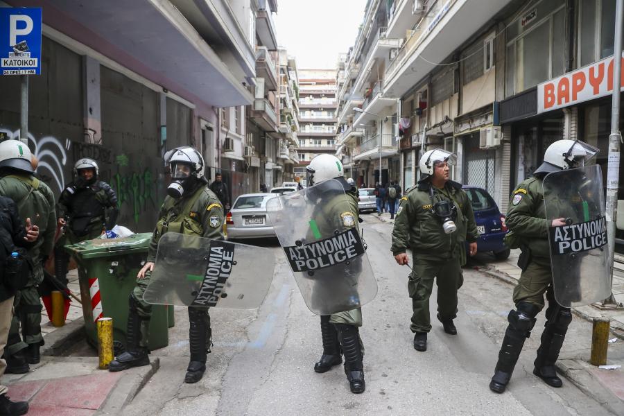 ΜΑΤ έξω από την κατάληψη Mundo Nuevo στη Θεσσαλονίκη