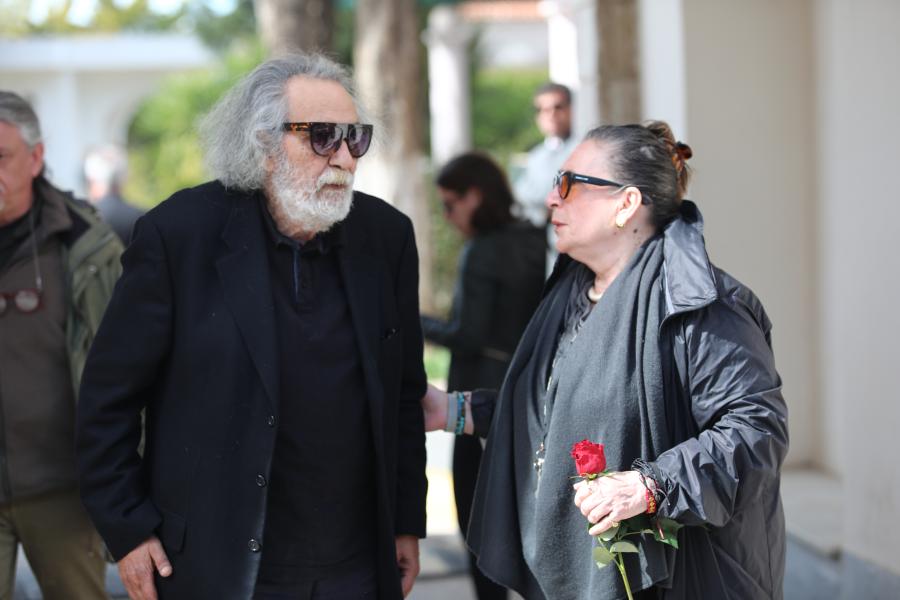 Κηδεία σκηνοθέτη Λάκη Παπαστάθη 