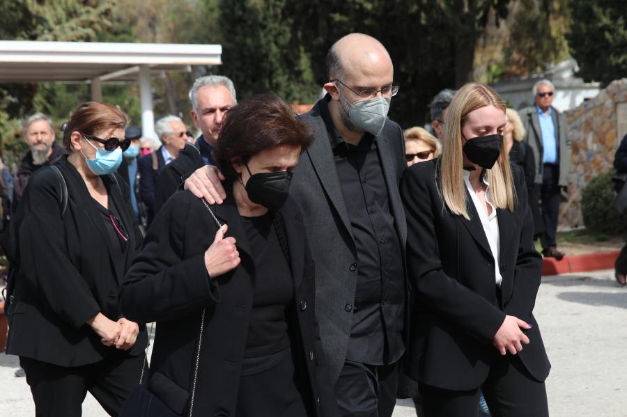Κηδεία σκηνοθέτη Λάκη Παπαστάθη 