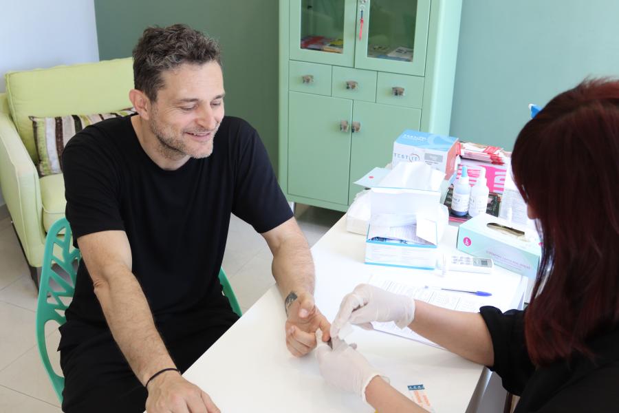 ΚΑΡΑΜΙΧΟΣ HIV