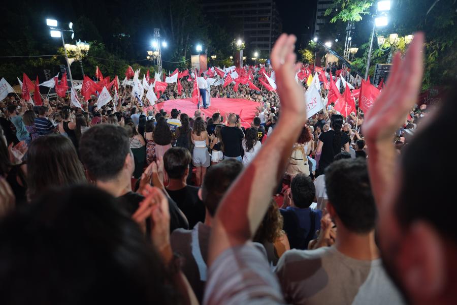 Κόσμος στο Σύνταγμα