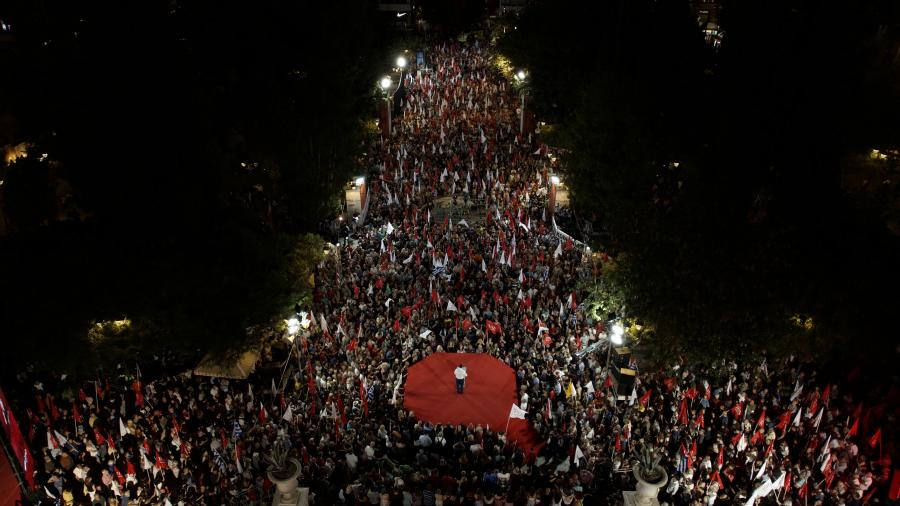 Κόσμος στο Σύνταγμα