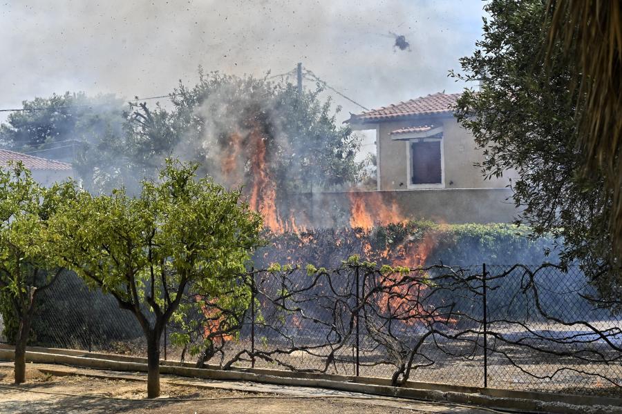 Λουτράκι σπίτι φωτιά
