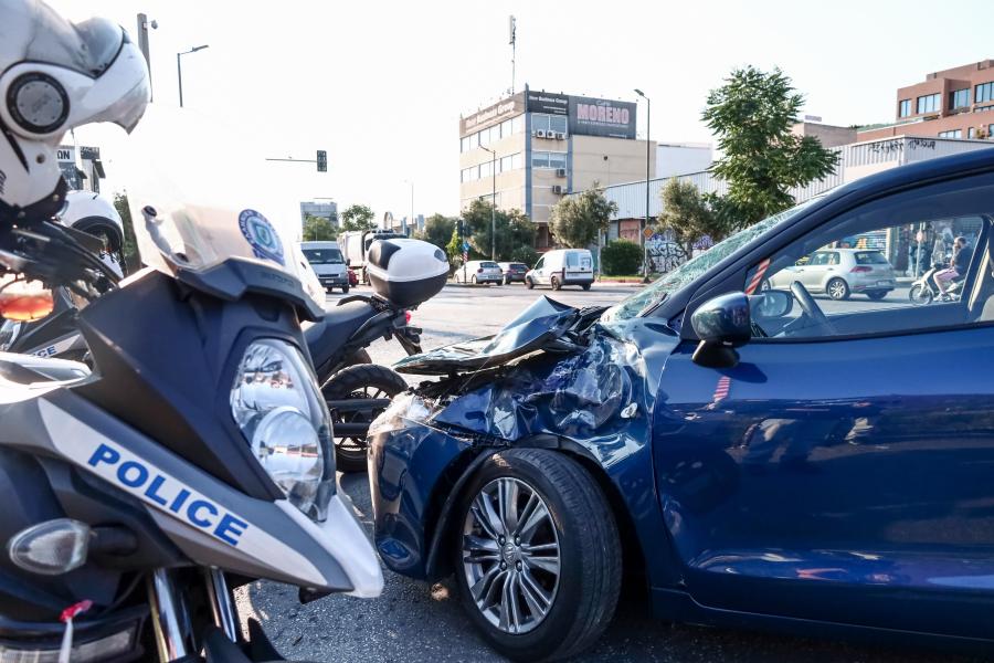 Το αυτοκίνητο που συγκρούστηκε με τραίνο και μια μηχανή της αστυνομίας