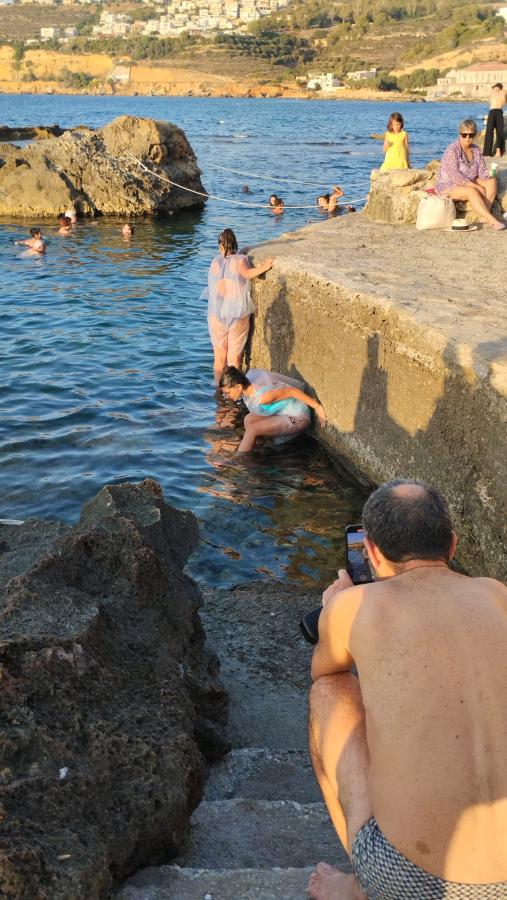 Λουόμενοι 4