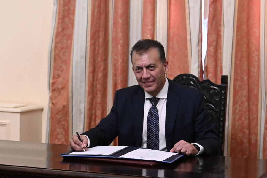 ορκωμοσία Οικονόμου και Βρούτση
