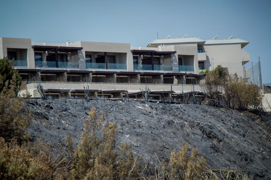Καμένο ξενοδοχείο στη Ρόδο