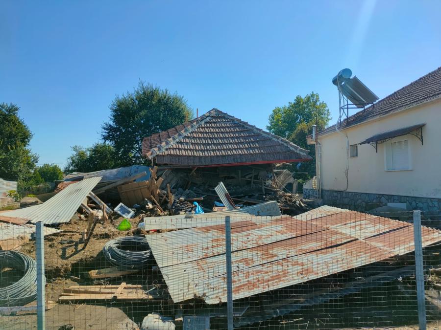 καταστροφείς στον Παλαμά από την πλημμύρα