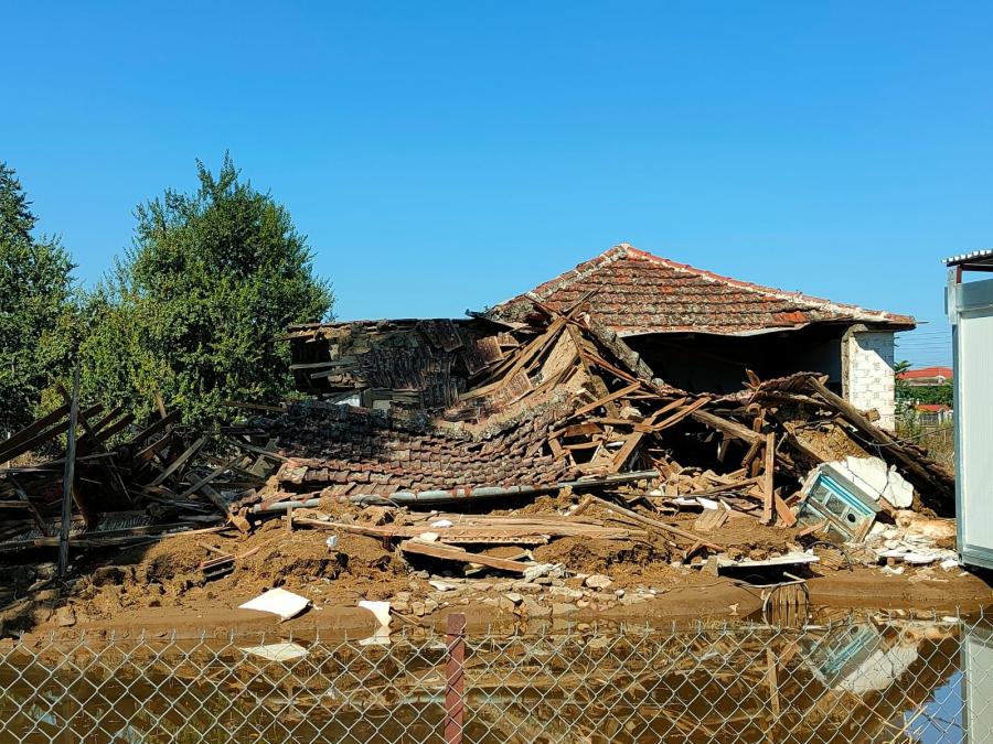 καταστροφείς στον Παλαμά από την πλημμύρα