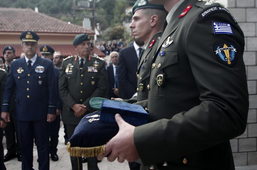 Στιγμιότυπο από την κηδεία του 27χρονου που πέθανε στη Λιβύη