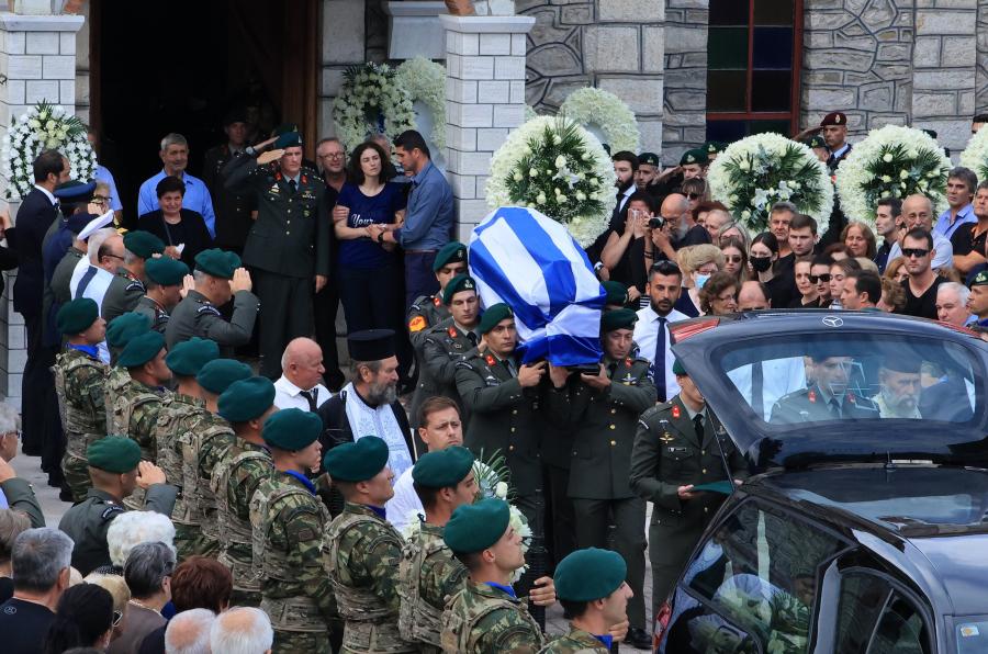 Στιγμιότυπο από την κηδεία του 27χρονου που πέθανε στη Λιβύη