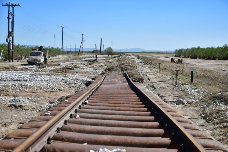 ράγες σιδηροδρομικό δίκτυο Λάρισα Βόλος