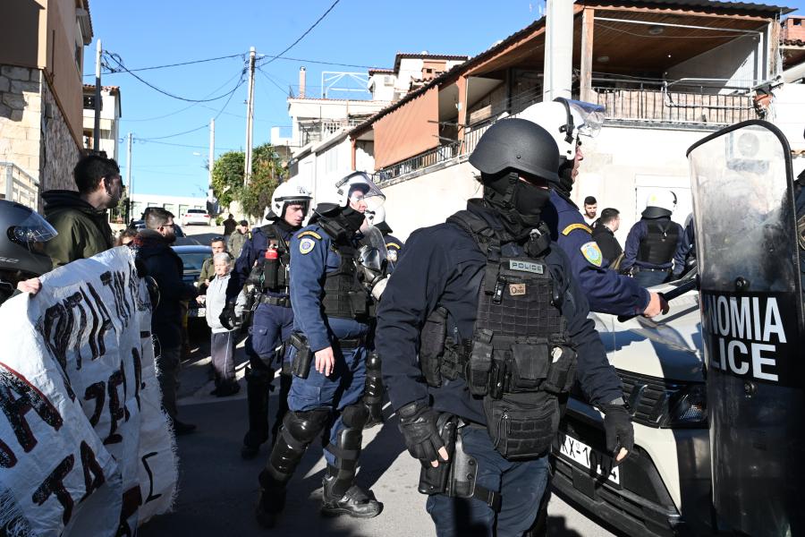 ΑΝΩ ΠΕΤΡΑΛΩΝΑ ΕΞΩΣΗ